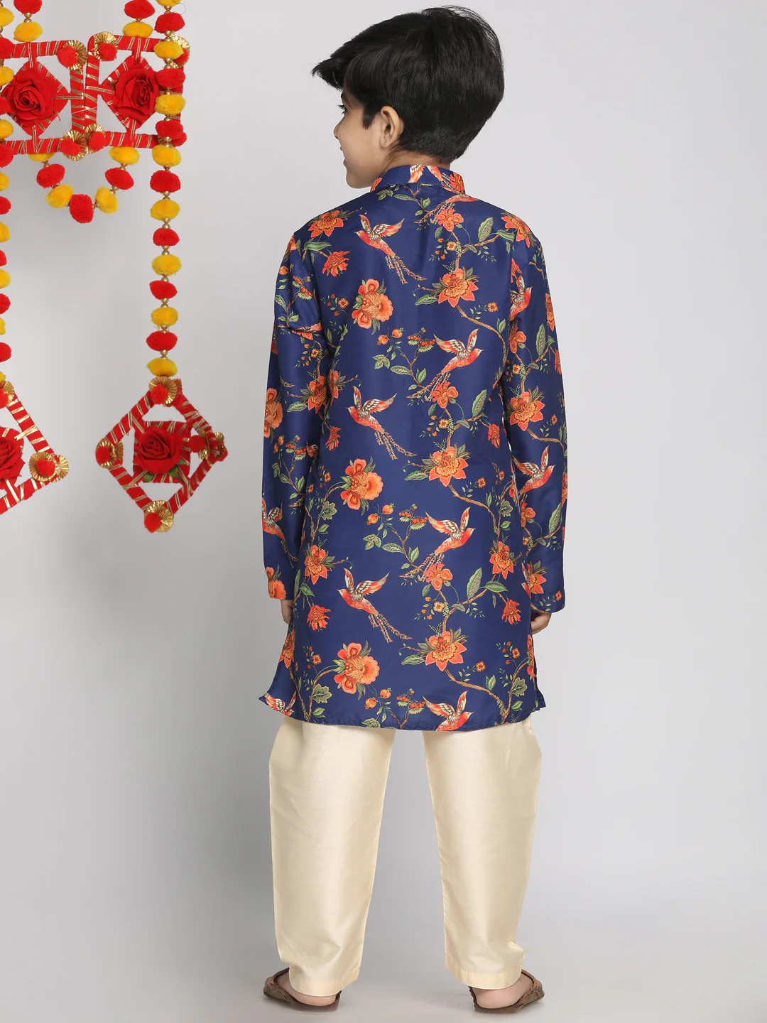Boy's' Multicolor-Base-Navy Blue Kurta And Pyjama Set With Leheria Border - Image 3