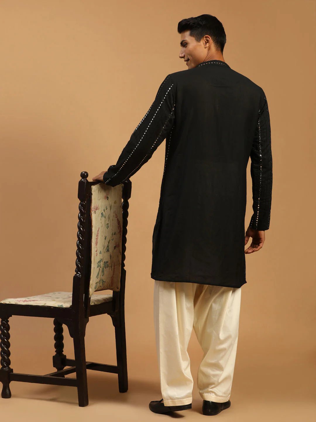 Men's Black Mirror Kurta With Patiala Set - Image 3