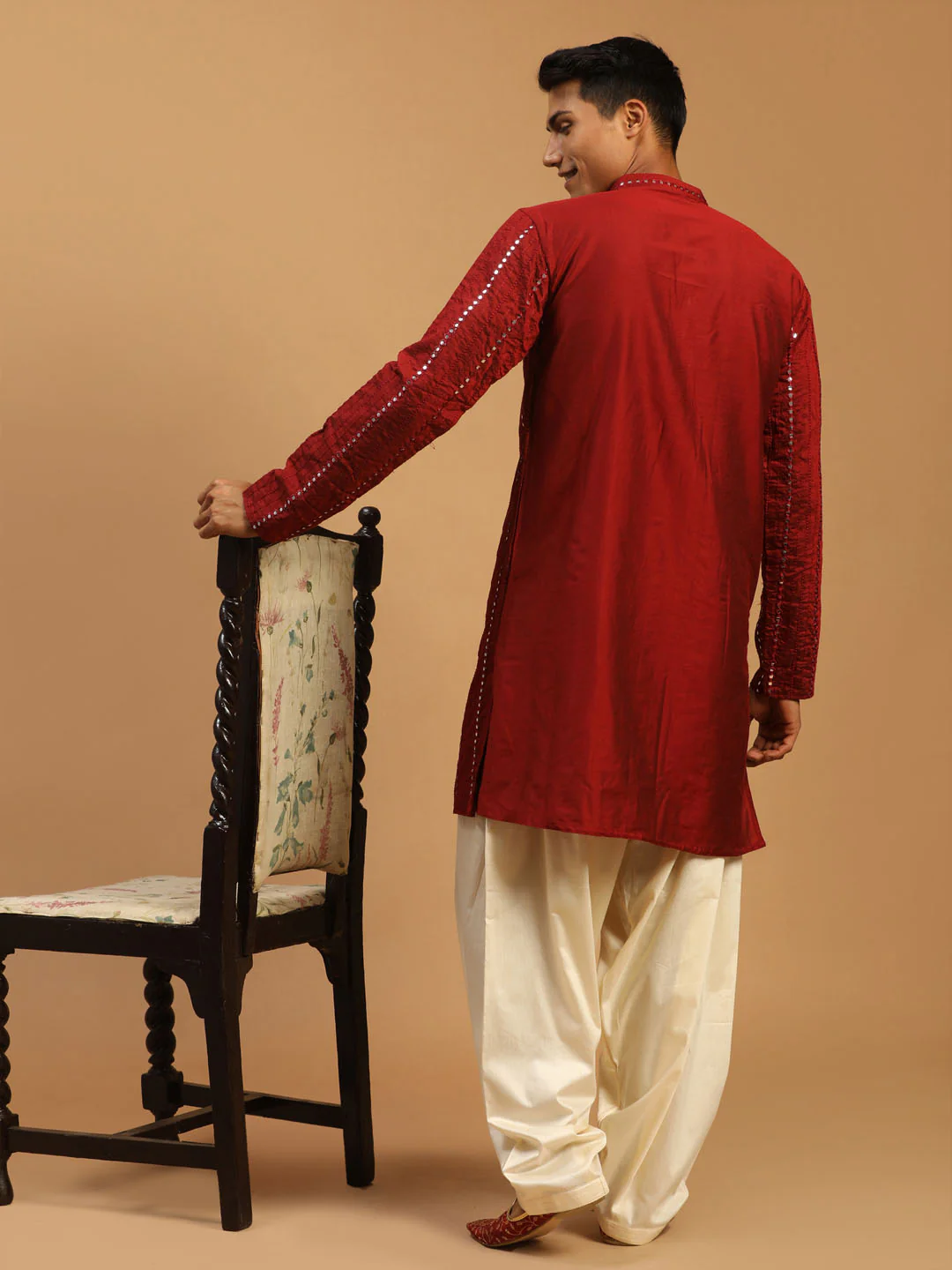 Men's Maroon Mirror Kurta With Patiala Set - Image 3