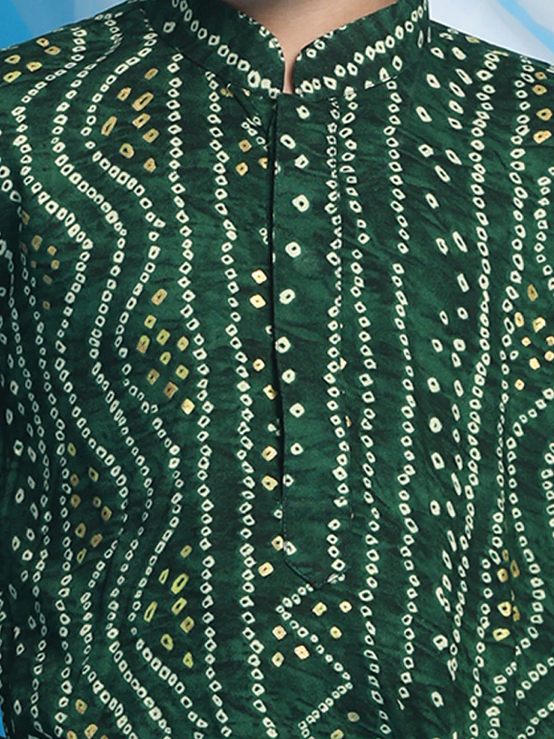 Boy's' Green Bandhni Print Kurta And Rose Gold Patiyala Set - Image 4