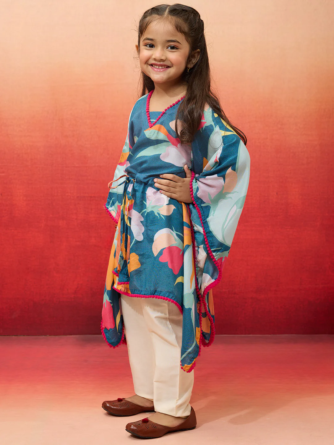 Vastramay Girls' Blue Cotton Kurta with Pyjama Set - Image 4