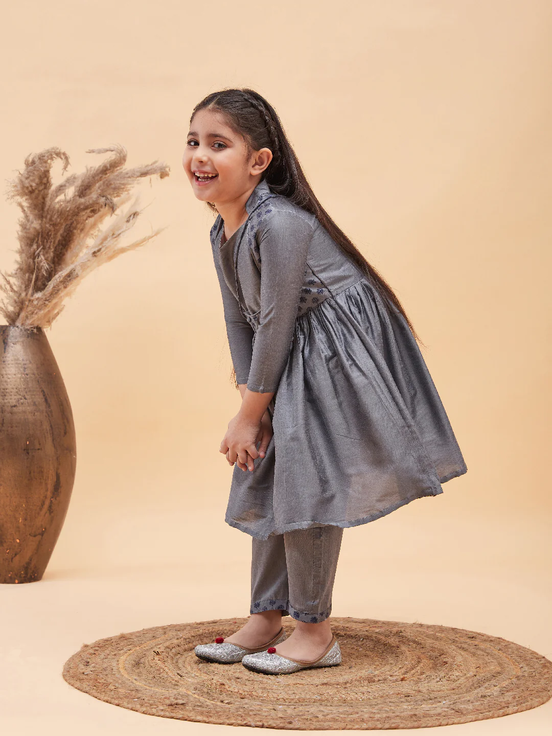 Girl's Grey Anarkali Kurta Pyjama Set With Potli Bag - Image 6