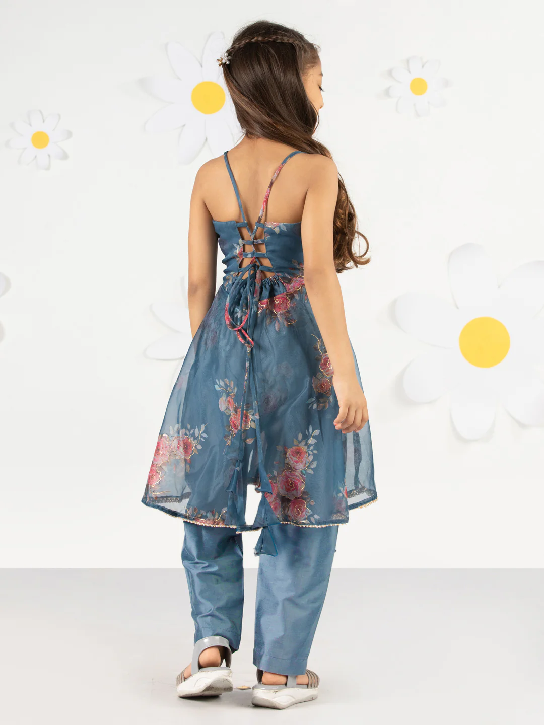 Girl's' Grey Floral Printed Anarkali And Pyjama With Ruffled Dupatta Set - Image 5