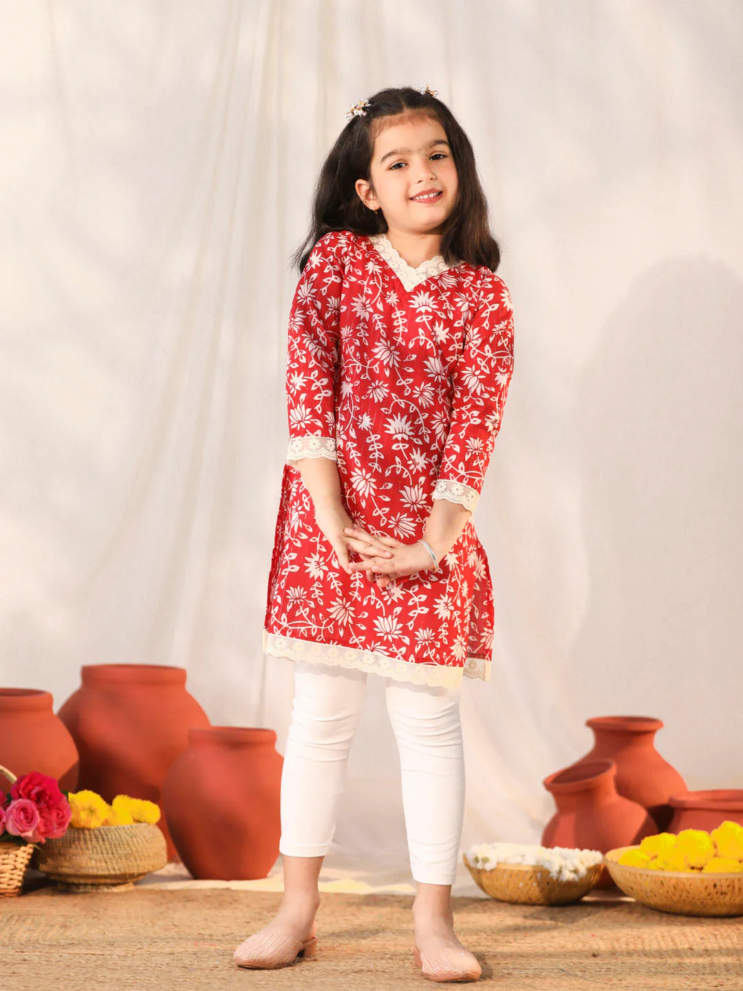 Girl's' Red Kurta Leggings Set - Image 6