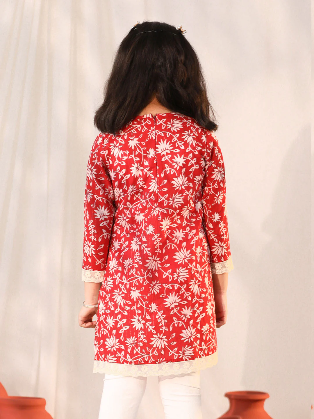 Girl's' Red Only Kurta - Image 3