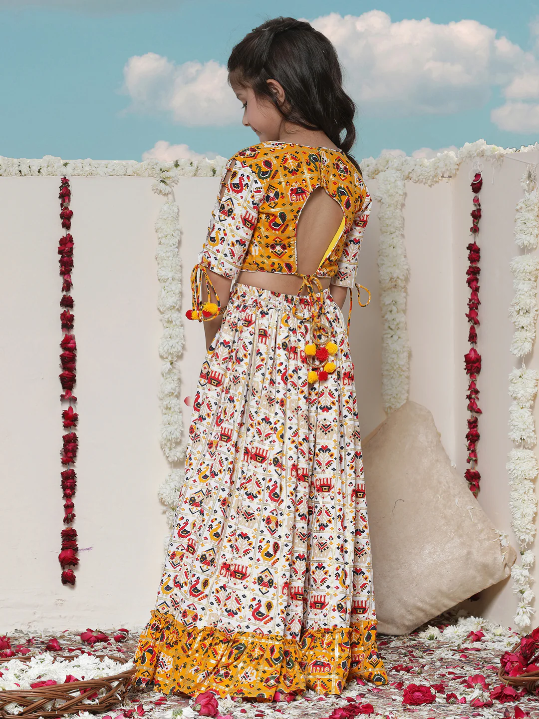 Girl's' Yellow And Cream Patola Print Lehenga Set - Image 3