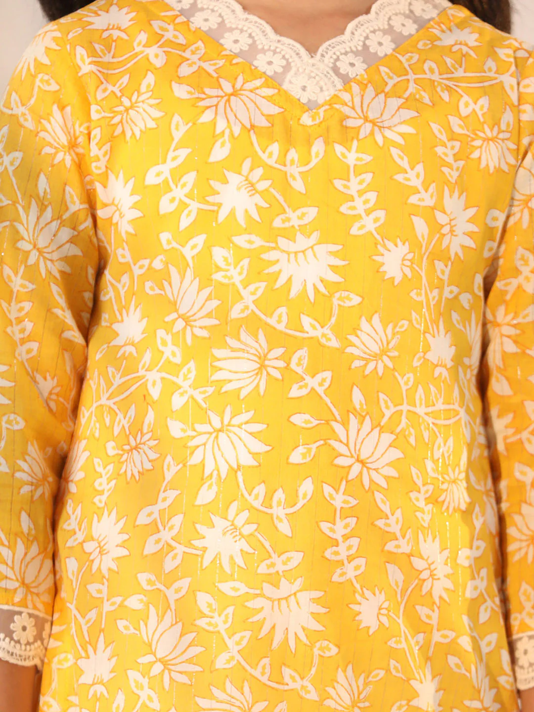 Girl's' Yellow Kurta Leggings Set - Image 4